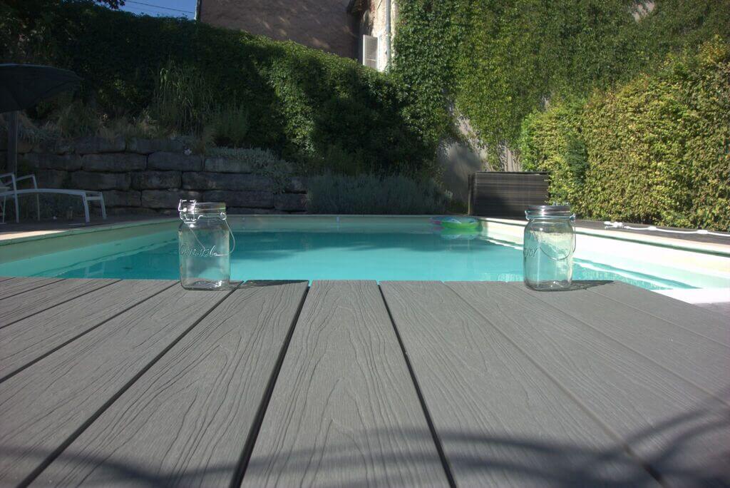Terrasse de piscine : quelle essence de bois choisir ?